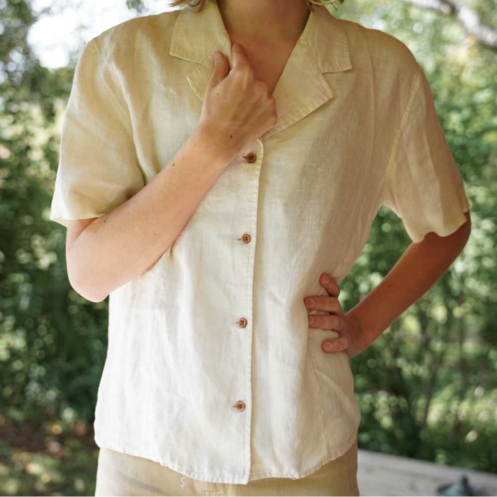 Cream Vintage Button Up Top | Size Medium